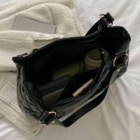 Удобна ежедневна чанта от екокожа , снимка 3 - Чанти - 45490019