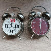 Продавам малък часовник будилник Ракета , снимка 1 - Антикварни и старинни предмети - 39438731