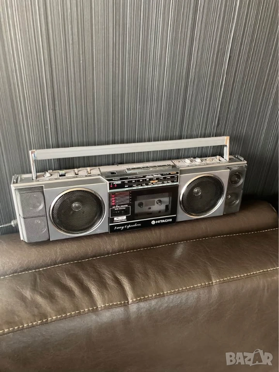 HITACHI TRK-6701W VINTAGE RETRO BOOMBOX радио  касетофон, снимка 1