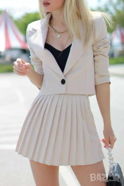 Модерно дамско сако в бежово, снимка 1