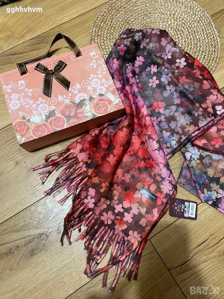 Шал в кутия , снимка 1