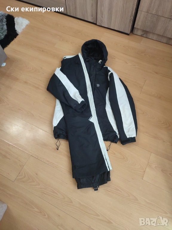 Дамска ски екипировка С/М размер , снимка 1