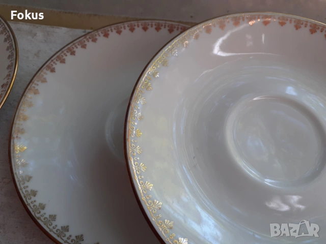 Лот порцелан 6 чинийки и 1 латиера позлата маркировка, снимка 4 - Антикварни и старинни предмети - 53416611