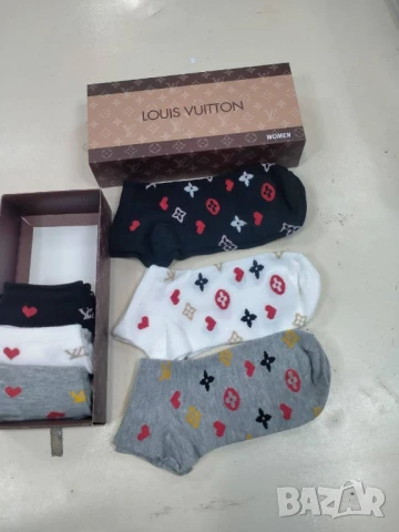 чорапи в кутия fendi Victoria's secrets nike calvin klein , снимка 2 - Дамски чорапи - 51295129