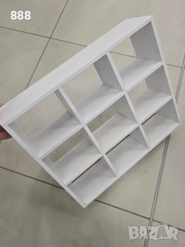 дървени рафтове 