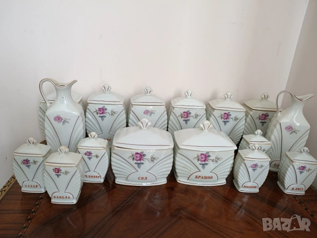 Порцеланови буркани за подправки 