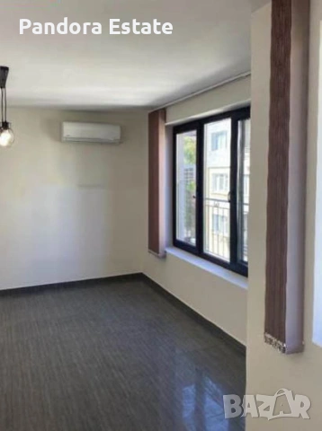 Продава тристаен апартамент в кв. Суха Река