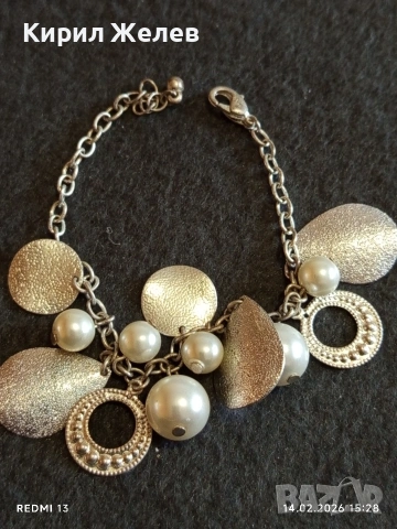 Гривна с изкуствени перли и текстурирани метални дискове красива 51810, снимка 5 - Гривни - 53476159