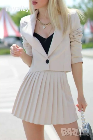 Модерно дамско сако в бежово