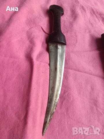 Малък османски ханджар с оригиналната си кожена кания

, снимка 5 - Антикварни и старинни предмети - 54025891