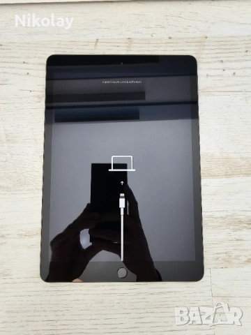 iPad (7th generation) - Отключен, неработещ