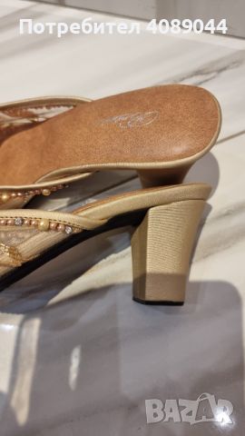 Златни официални обувки, снимка 5 - Дамски обувки на ток - 45608065
