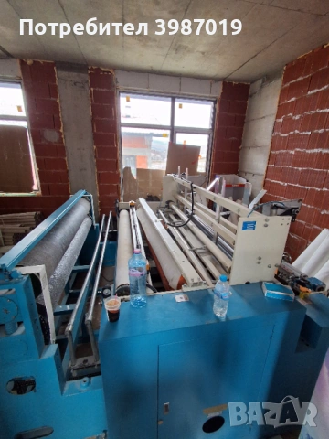 Машина за тоалетна хартия и  кухненска ролка 