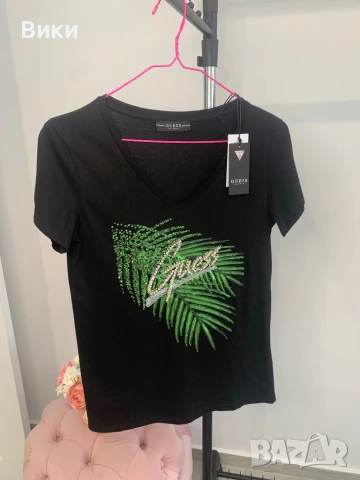 Тениска Guess нова с етикет размер XS, подходяща и за S