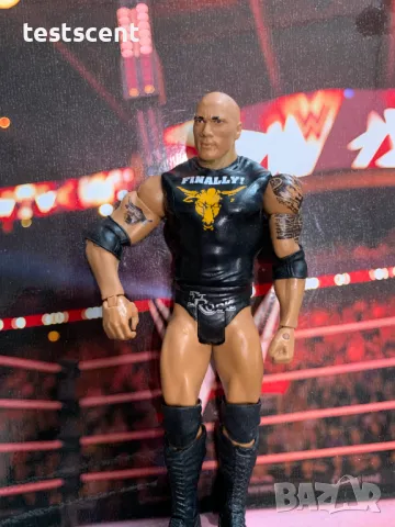 Екшън фигура WWE The Rock Скалата Basic mattel Finally People's Champ figure играчка, снимка 3 - Други - 49511737