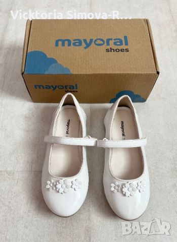 Бели, лачени обувки Mayoral, 27 номер , снимка 1 - Детски обувки - 46440172