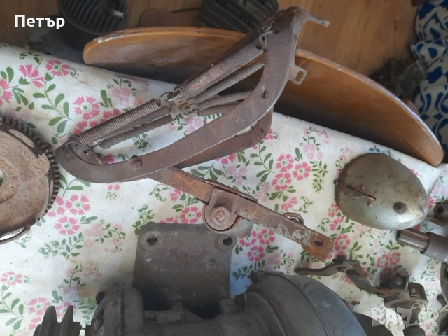 Продавам  седалка от  30те години, снимка 2 - Мотоциклети и мототехника - 54157799