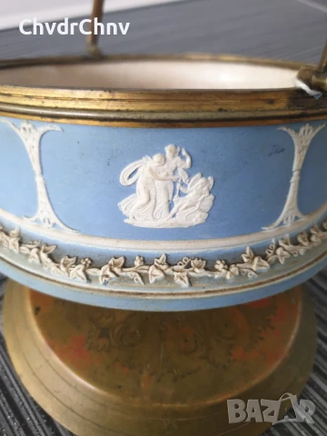 Wedgwood Jasperware 16см/син яспис/стара английска порцеланова кутия-бижутерка с бронзов капак, снимка 7 - Декорация за дома - 48338488