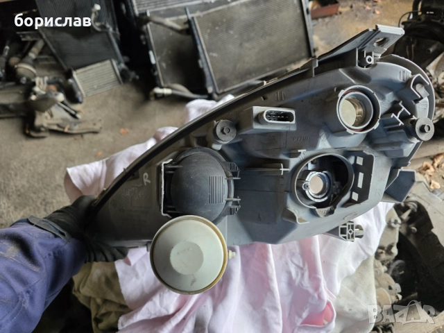 Десен фар за Мерцедес а класа , снимка 2 - Части - 52355534