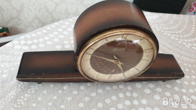 Стар малък немски настолен часовник, снимка 2 - Антикварни и старинни предмети - 45513775
