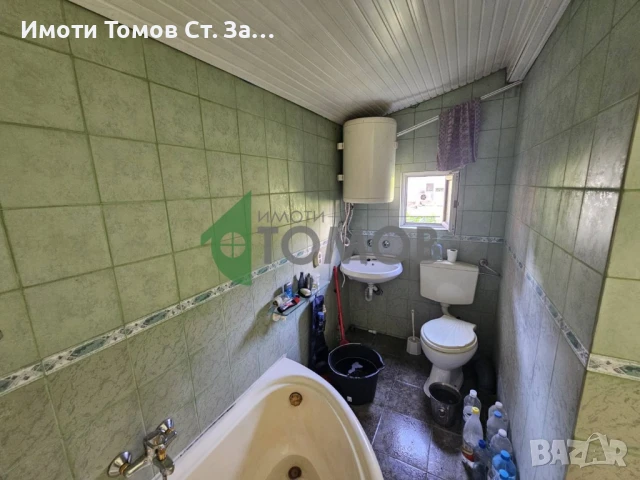 Двуетажна къща в района на Широк център , снимка 5 - Къщи - 51039761