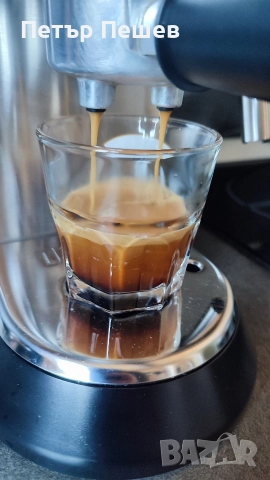 180лв. Кафемашина Delonghi Dedica EC685 перфектно еспресо кафе крема цедки E.S.E. pods Делонги , снимка 7 - Кафемашини - 52812656