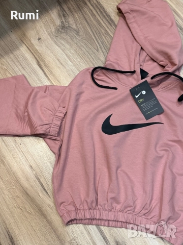 Дамски чисто нов суитшърт Nike - Sportswear Tech Dri-Fit ! S, 35 лв, снимка 4 - Спортни екипи - 52306381
