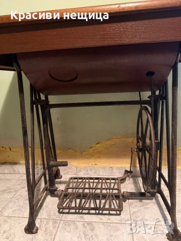 Стара шевна машина, снимка 8 - Антикварни и старинни предмети - 53059670