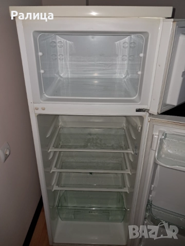 Хладилник с горна камера Electrolux, снимка 6 - Хладилници - 52180448