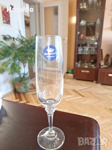 Продавам чаши за шампанско и други напитки 