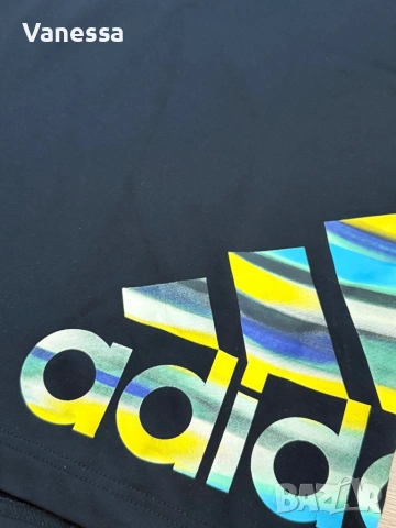 Оригинална тениска Adidas Graphic Logo, снимка 3 - Спортни екипи - 53874595