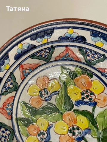 Maquenista Redondo Португалска флорална теракотена керамична чиния с подпис, снимка 5 - Други ценни предмети - 53122853