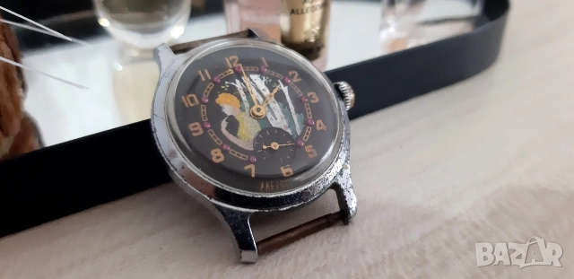 Рядък Руски механичен часовник Нева, снимка 4 - Антикварни и старинни предмети - 52674039