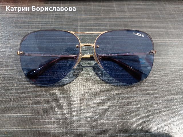 Дамски слънчеви очила Vogue, снимка 1 - Слънчеви и диоптрични очила - 46146125