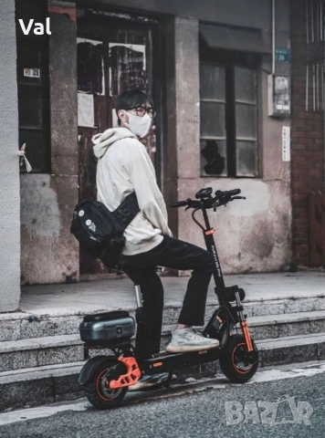 Електрическа тротинетка KuKirin M5 Pro – 1000W, 70 км пробег, 52 км/ч, сгъваема, снимка 4 - Велосипеди - 53664863