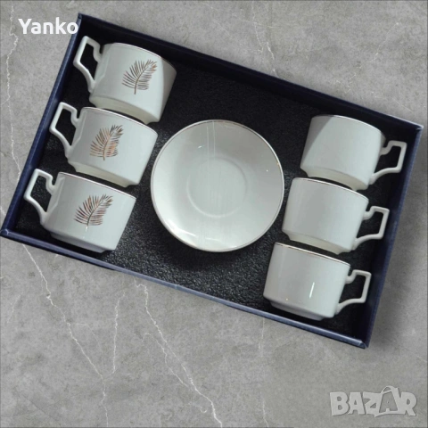 Луксозен олекотен  порцеланов комплект от 12 части, за вашия изискан стил . В два размера: Голям и м