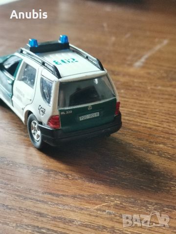 Полицейска колекционерска количка Amerscom Collection Mercedes ML320

, снимка 4 - Колекции - 46735317