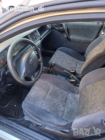 Продавам опел вектра, снимка 10 - Автомобили и джипове - 53771623