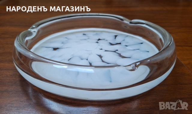 МУРАНО - Венецианско двуцветно стъкло Голям пепелник за трима човека , снимка 2 - Други ценни предмети - 53564627