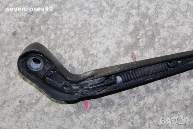 Рамо задна чистачка Фолксваген Голф 3 комби 1.9 tdi 90hp VW Golf 3  1H6955706, снимка 5 - Части - 50855029