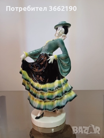 Порцеланова статуетка на танцьорка