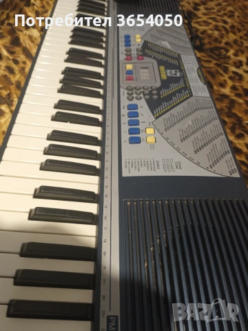 Синтезатор-клавир в перфектно състояние