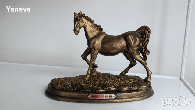 Кон , английска , реалистична статуетка с детайлно изработена мускулатура и грива , снимка 6 - Статуетки - 54031478