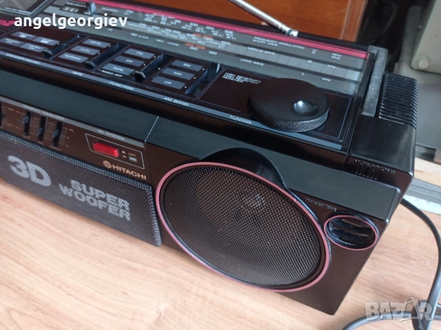 Радиокасетофон HITACHI TRK-3D2E.За ремонт или донор, снимка 2 - Радиокасетофони, транзистори - 53395422