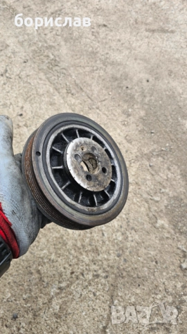 Ремъчна шайба за Фолксваген 1.9 тди, снимка 3 - Части - 51477600