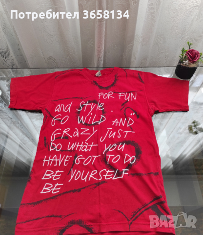 Дамска червена тениска, снимка 1 - Тениски - 45073222