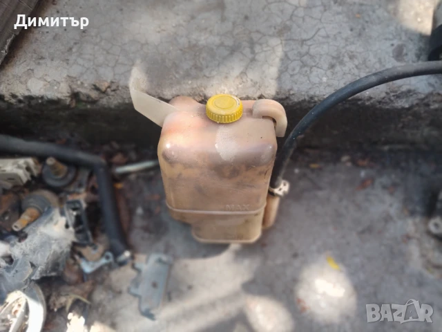 Казанче Антифриз - Разширително За Нисан Примера 1.6 16В 1991г / Nisan Primera 1.6 16V 1991y