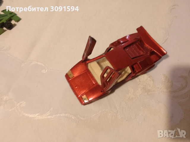 Метално Lamborghini Countach LP -1985 г, Споилера,и крилото се движи при движение  произведена през , снимка 10 - Колекции - 53599500