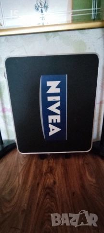Куфар - преносима гримьорна NIVEA с телескопични крака и огледало , снимка 10 - Куфари - 51718141