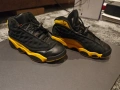 Детски баскетболни маратонки Jordan 13 Retro черно и жълто оригинални, снимка 3